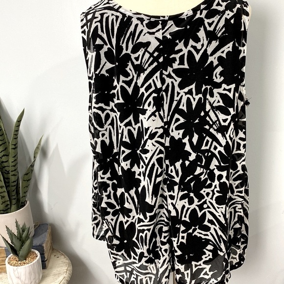 NWT Lane Bryant top - Picture 4 of 8